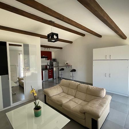 Studio Charmant Avec Terrasse Lançon-Provence Εξωτερικό φωτογραφία