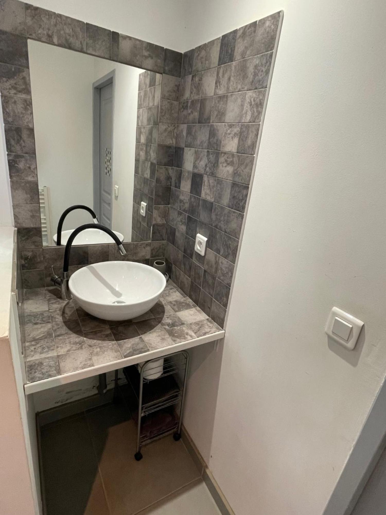 Studio Charmant Avec Terrasse Lançon-Provence Εξωτερικό φωτογραφία