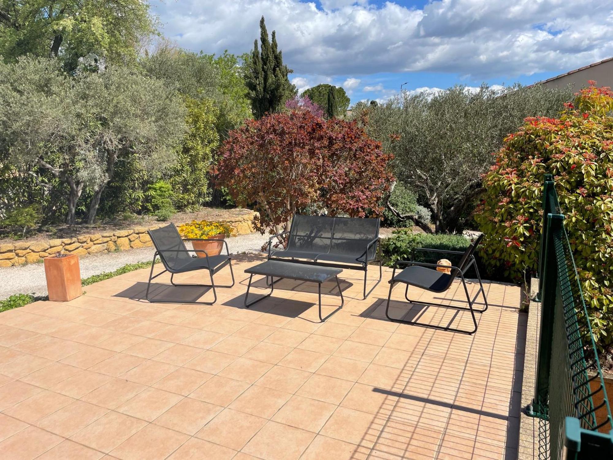 Studio Charmant Avec Terrasse Lançon-Provence Εξωτερικό φωτογραφία
